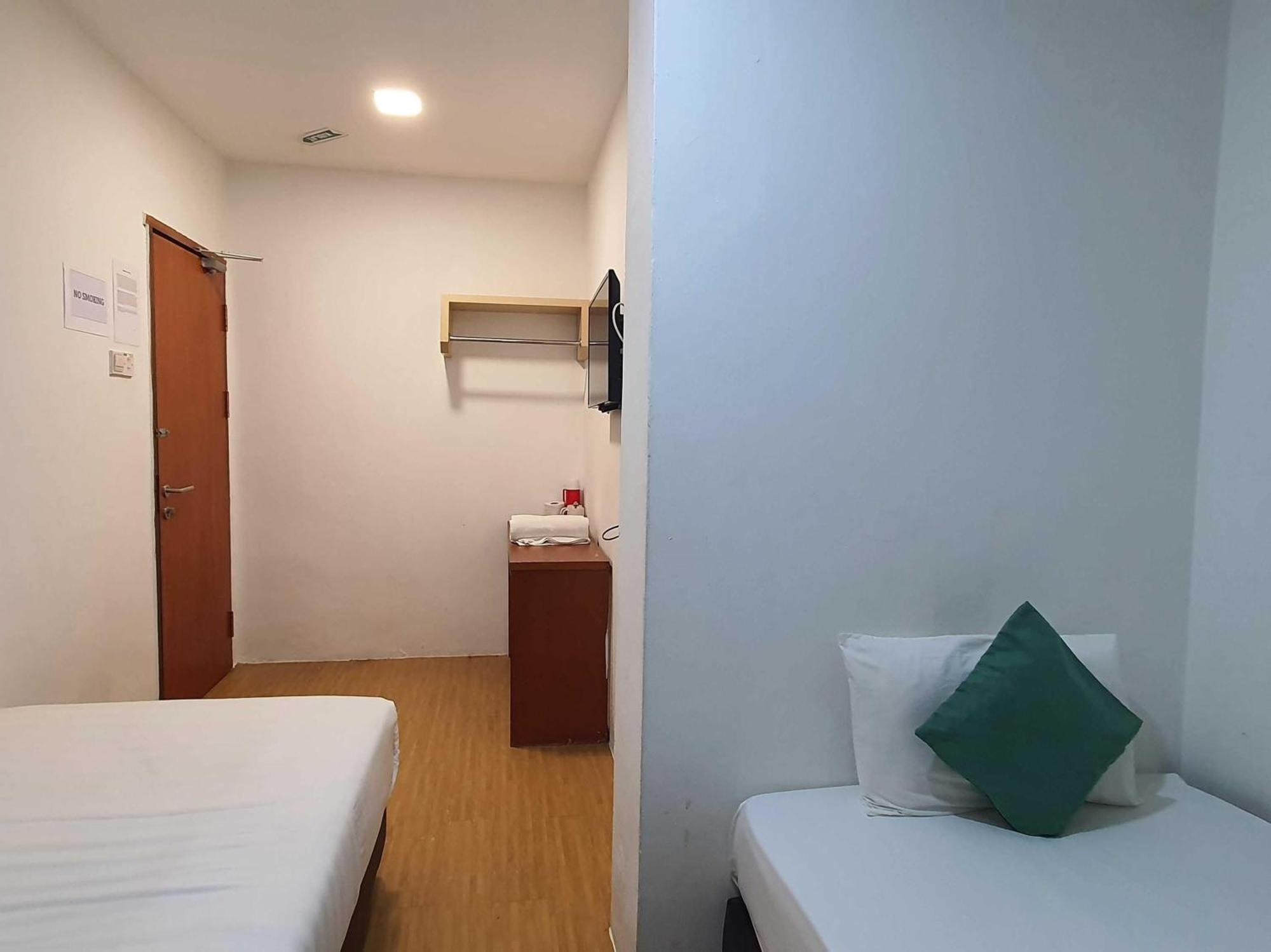 Oyo 91053 Signature Inn 米里 外观 照片