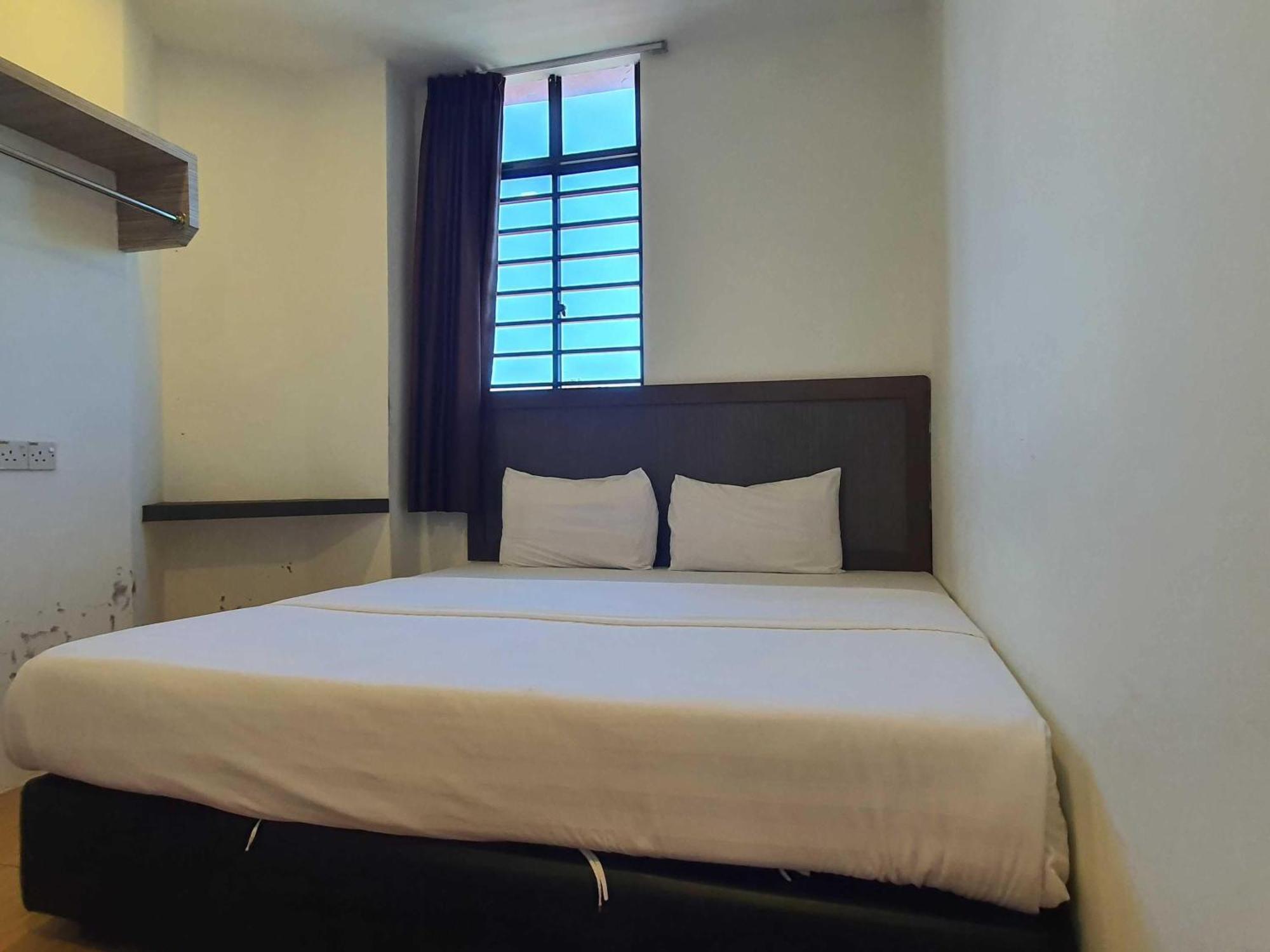 Oyo 91053 Signature Inn 米里 外观 照片