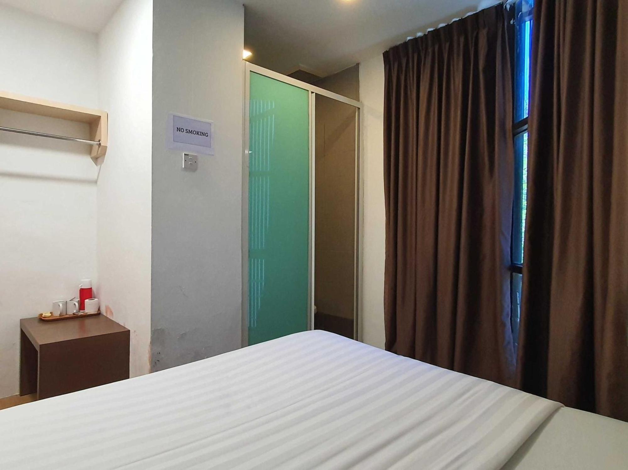 Oyo 91053 Signature Inn 米里 外观 照片